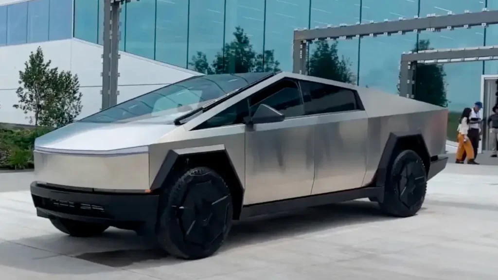 Tesla Cybertruck will come in two models